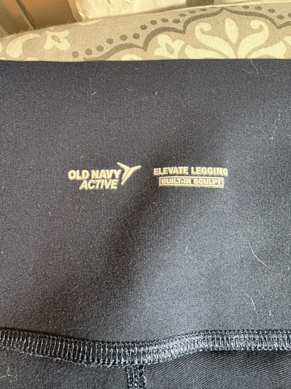 Old Navy Active Elevate High-Waist Capri Leggings in Dark Blue - Picture 3 of 10
